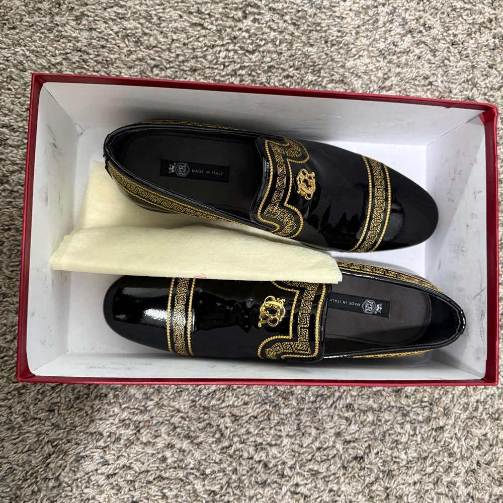Elegant Black and Gold Men's Loafers
